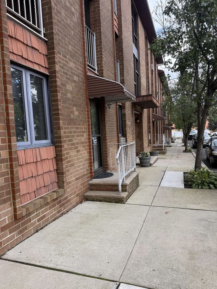 122 North St #A2 - Photo 2 of 11