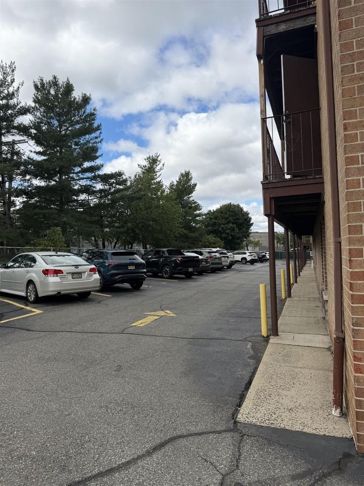 122 North St #A2 - Photo 3 of 11