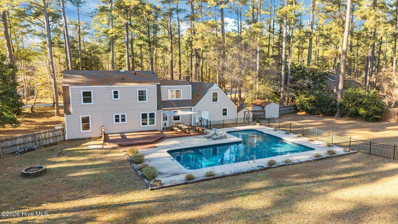 215 Canterbury Rd - Photo 5 of 50
