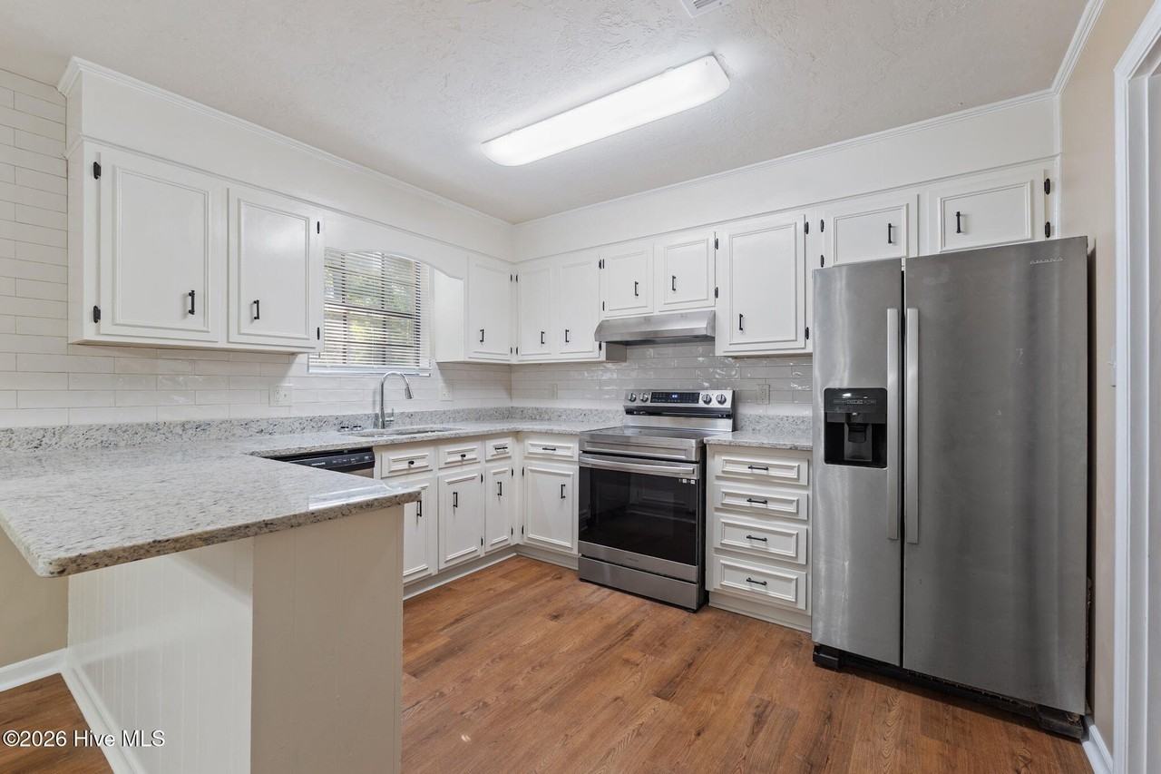 1916 Rock Springs Dr - Photo 3 of 17