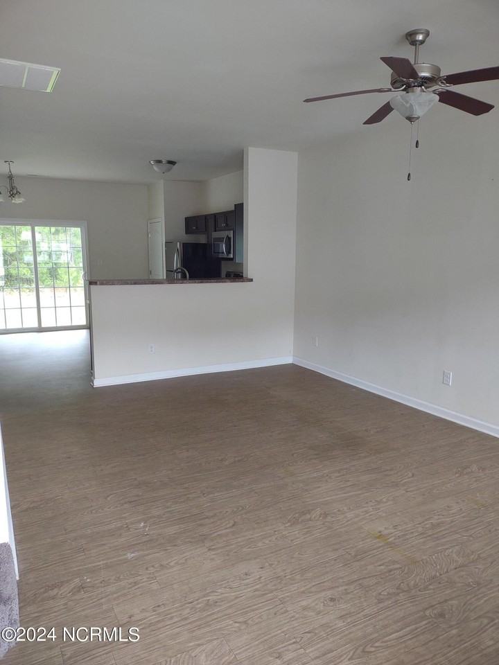 126 Beacon Woods Dr - Photo 2 of 5