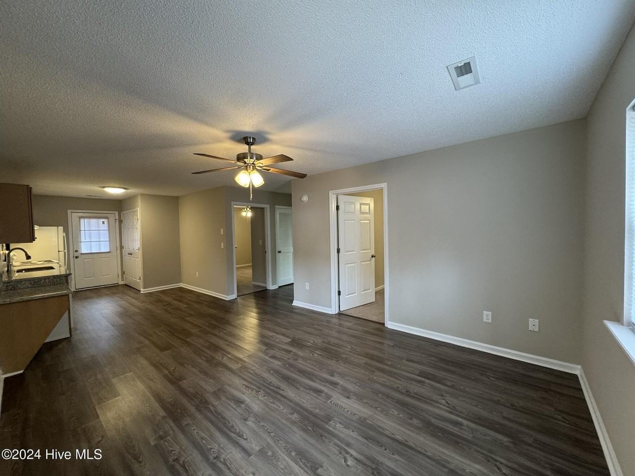 115 Wheeless Cir #D - Photo 4 of 14