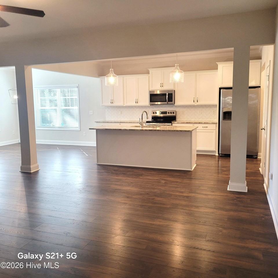 1897 Airport Rd - Photo 5 of 50
