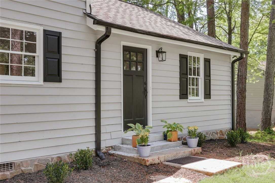 315 Davis St - Photo 3 of 32