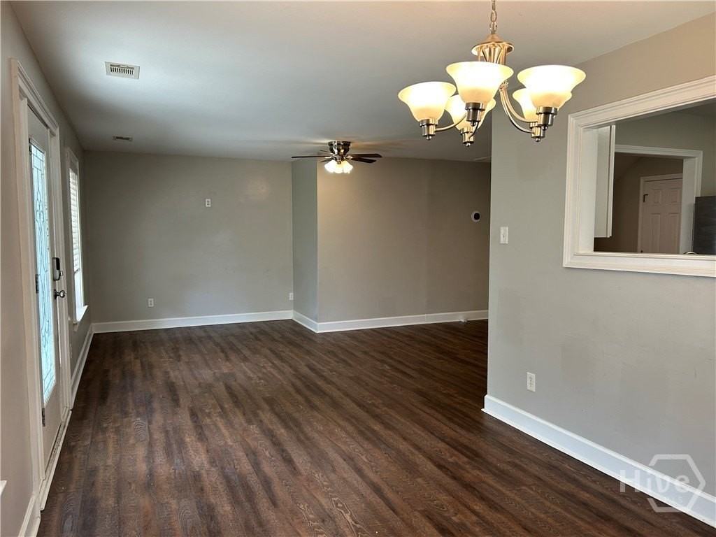 826 E 33rd St - Photo 2 of 24