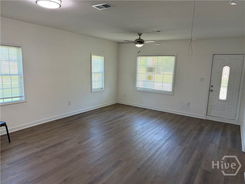 4015 5th St - Photo 3 of 16