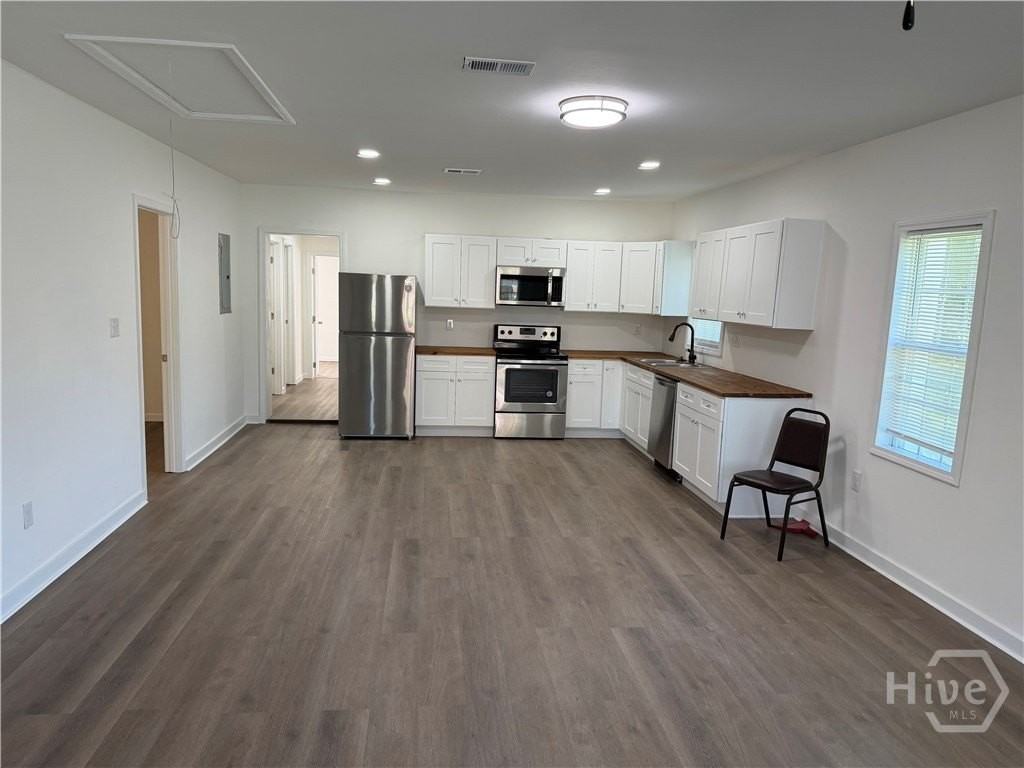 4015 5th St - Photo 4 of 16