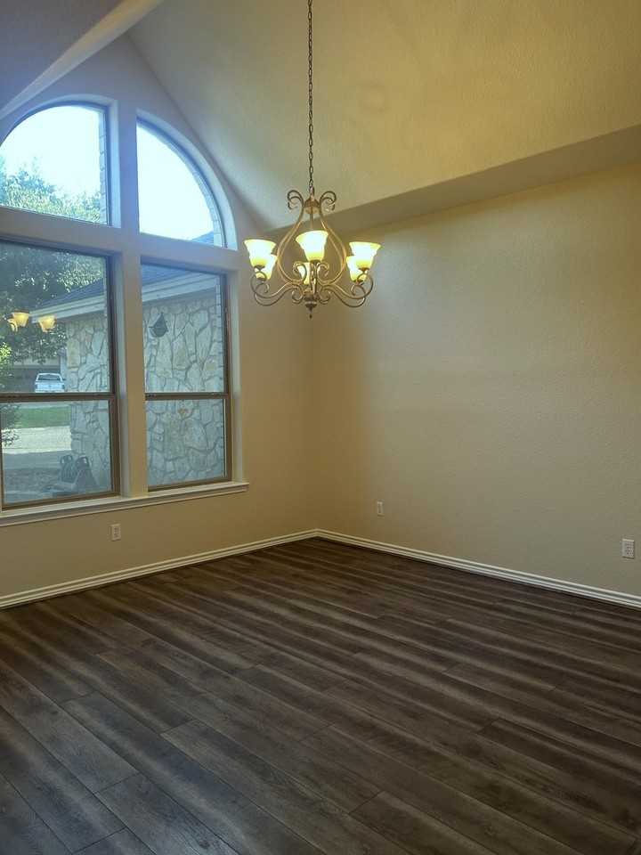 120 Meadowlakes Dr - Photo 3 of 23