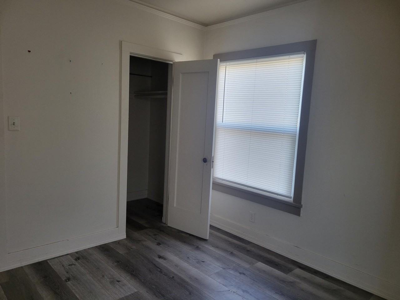 906 E Main St #1 - Photo 3 of 5