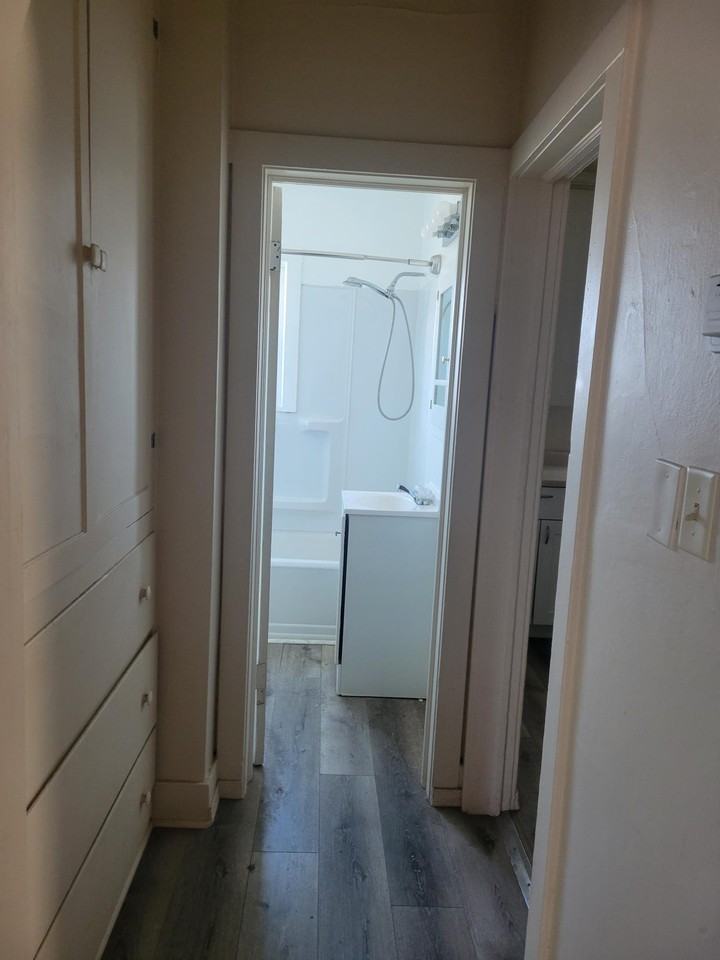 906 E Main St #1 - Photo 4 of 5