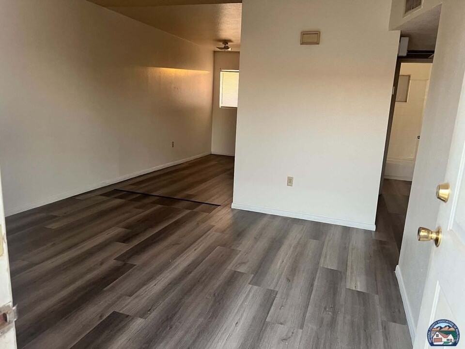 309 W Barioni Blvd - Photo 3 of 7