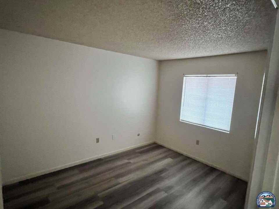 309 W Barioni Blvd - Photo 6 of 7