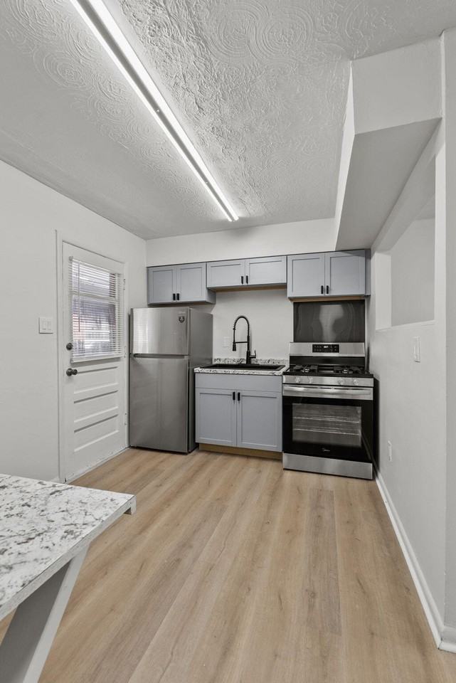 520 Booker St #3 - Photo 4 of 30
