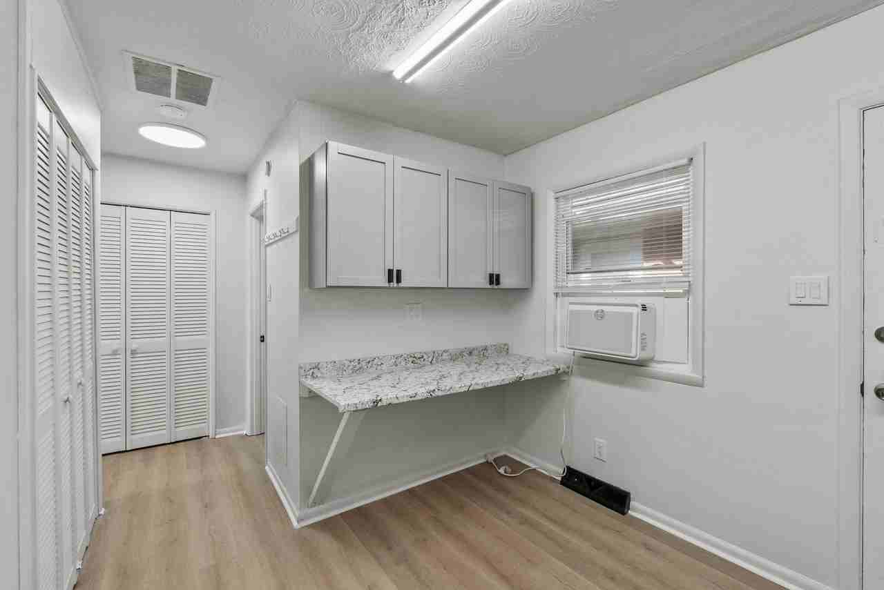 520 Booker St #3 - Photo 5 of 30