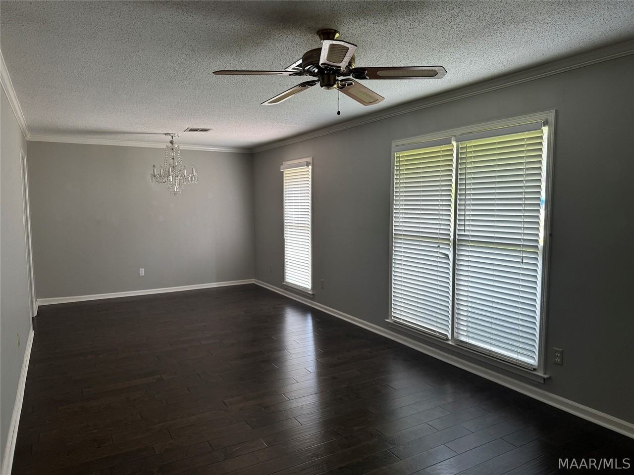 1425 Pine Ridge Rd - Photo 4 of 39
