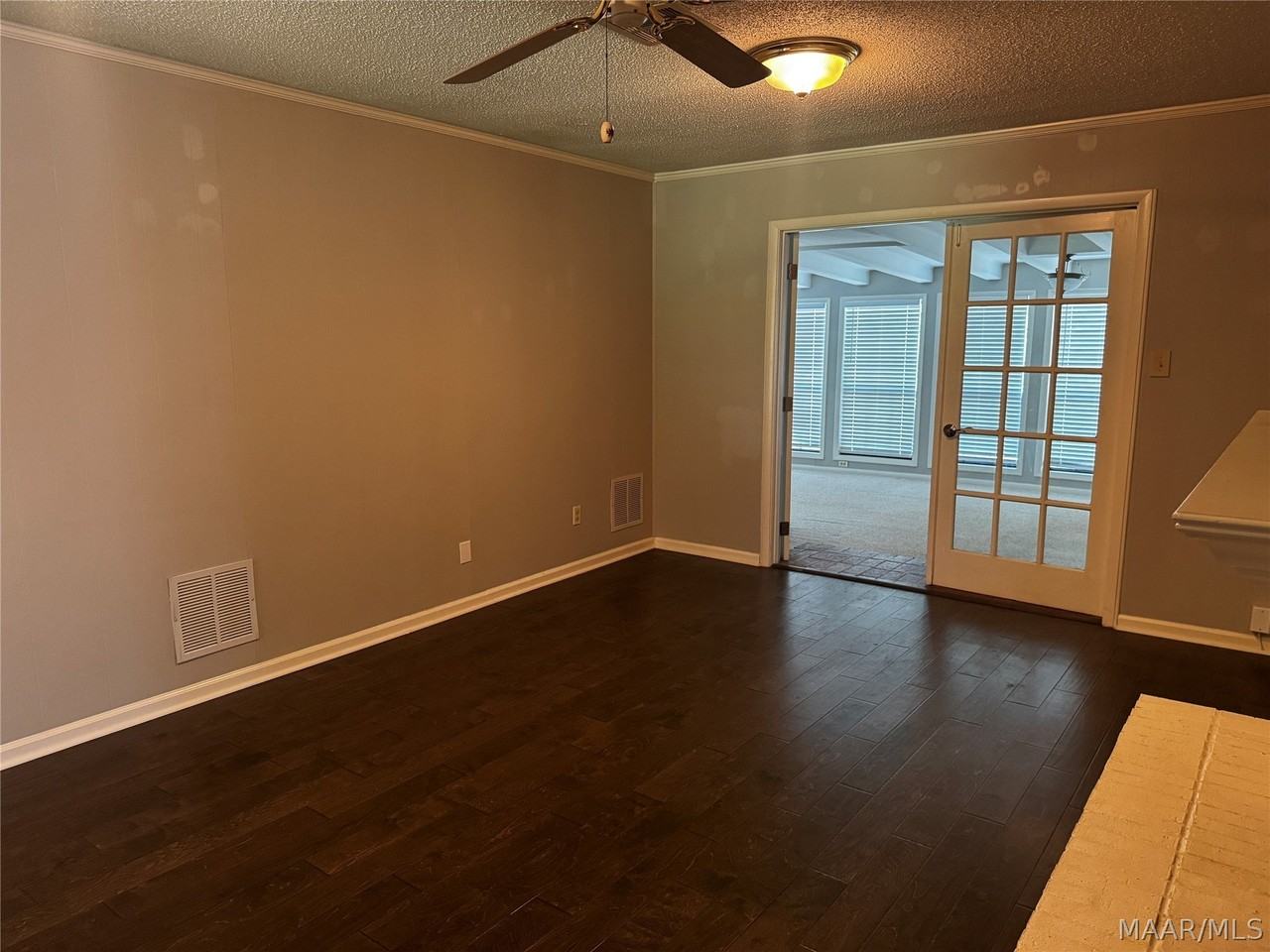 1425 Pine Ridge Rd - Photo 5 of 39