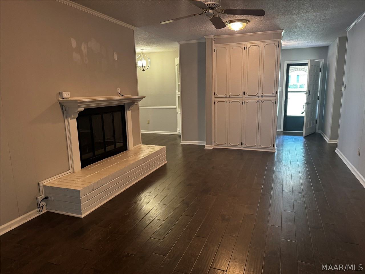 1425 Pine Ridge Rd - Photo 6 of 39