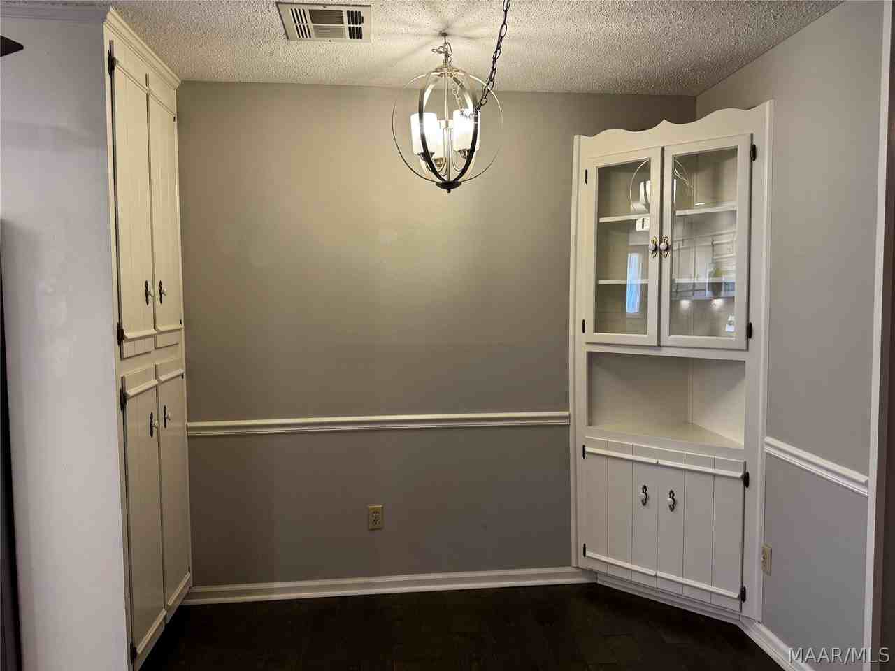 1425 Pine Ridge Rd - Photo 7 of 39