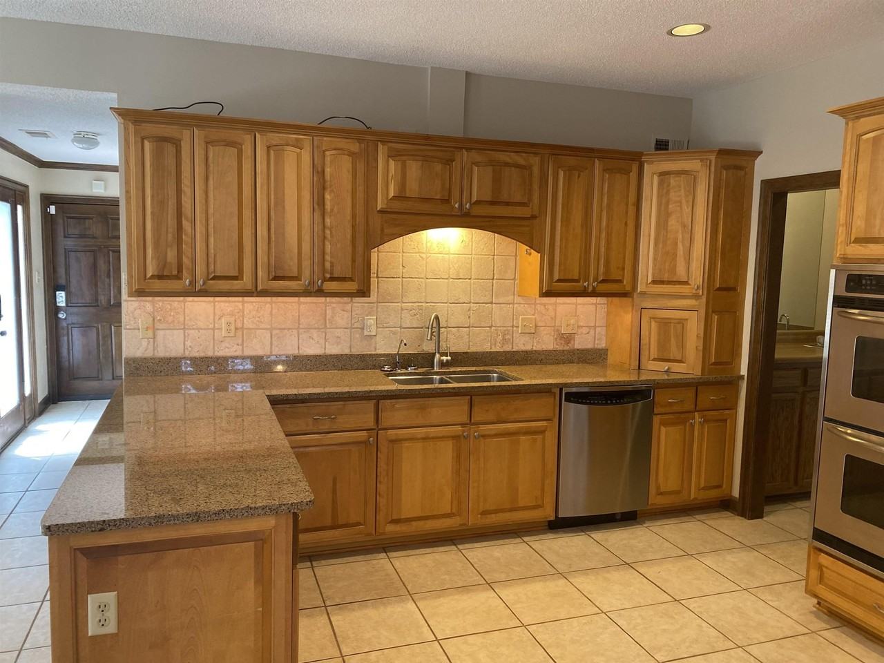 857 Hickory Oaks Cir - Photo 5 of 25