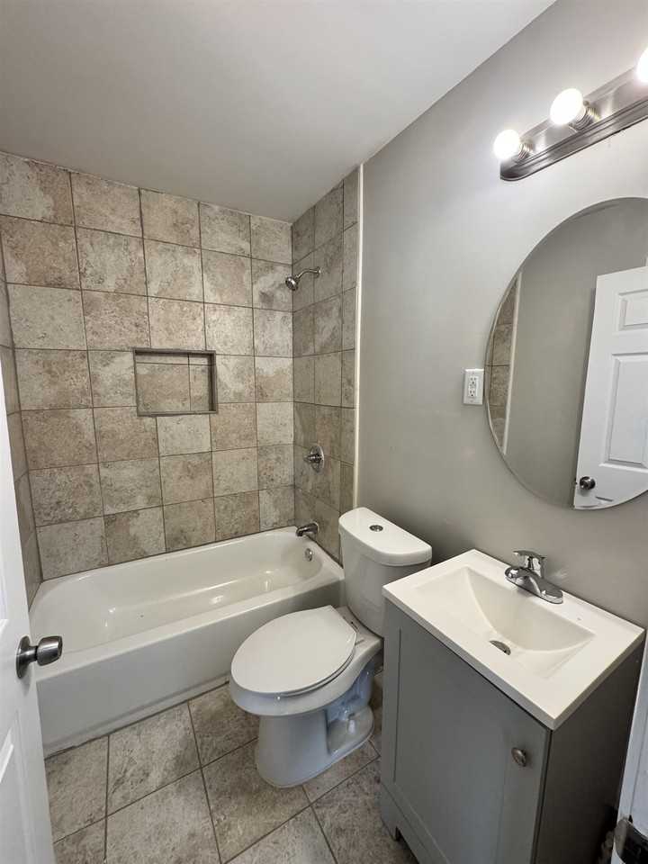 2303 Longstreet Dr - Photo 6 of 18