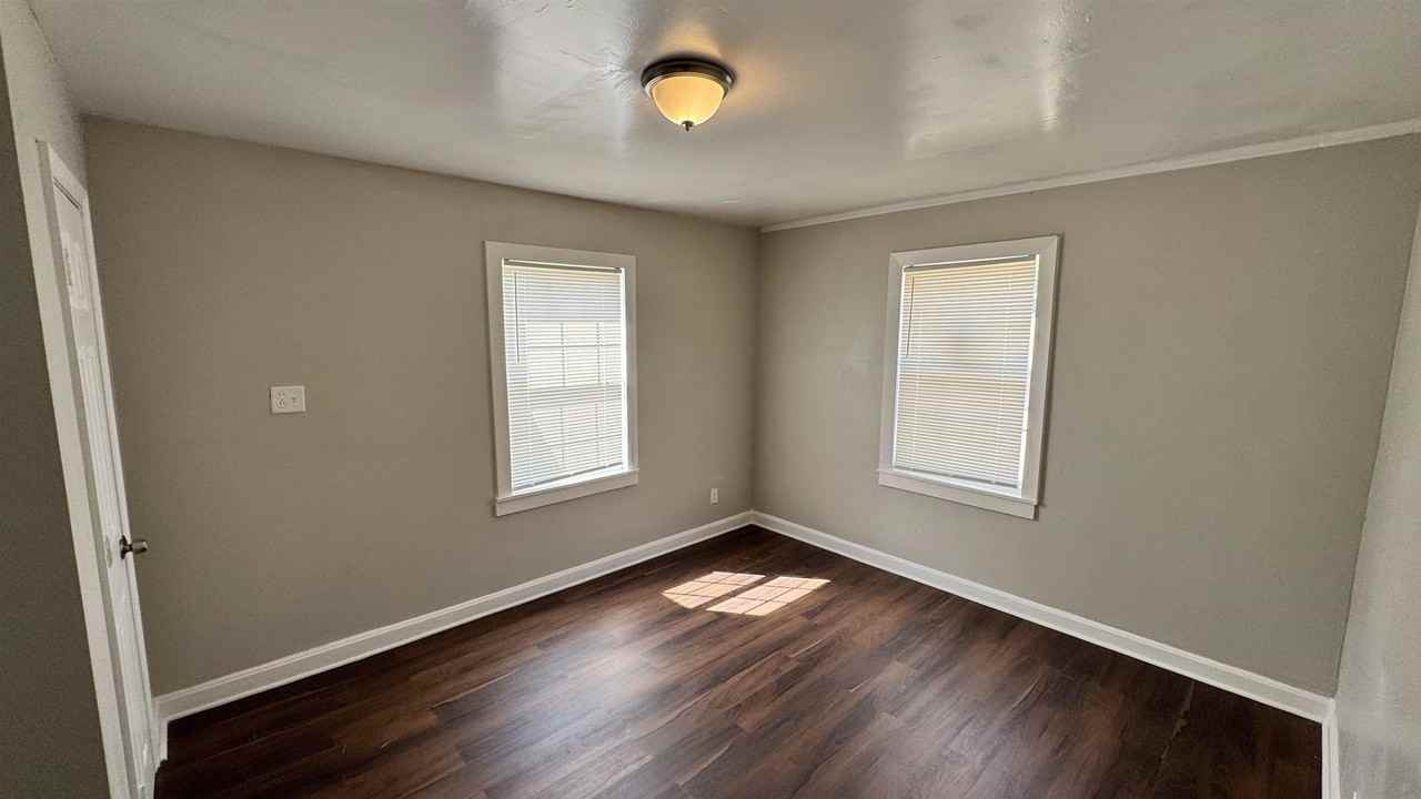 2303 Longstreet Dr - Photo 7 of 18
