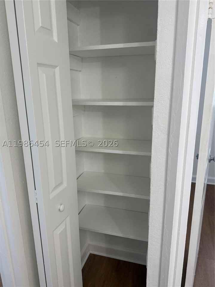180 Ne 71st St #9 - Photo 4 of 18