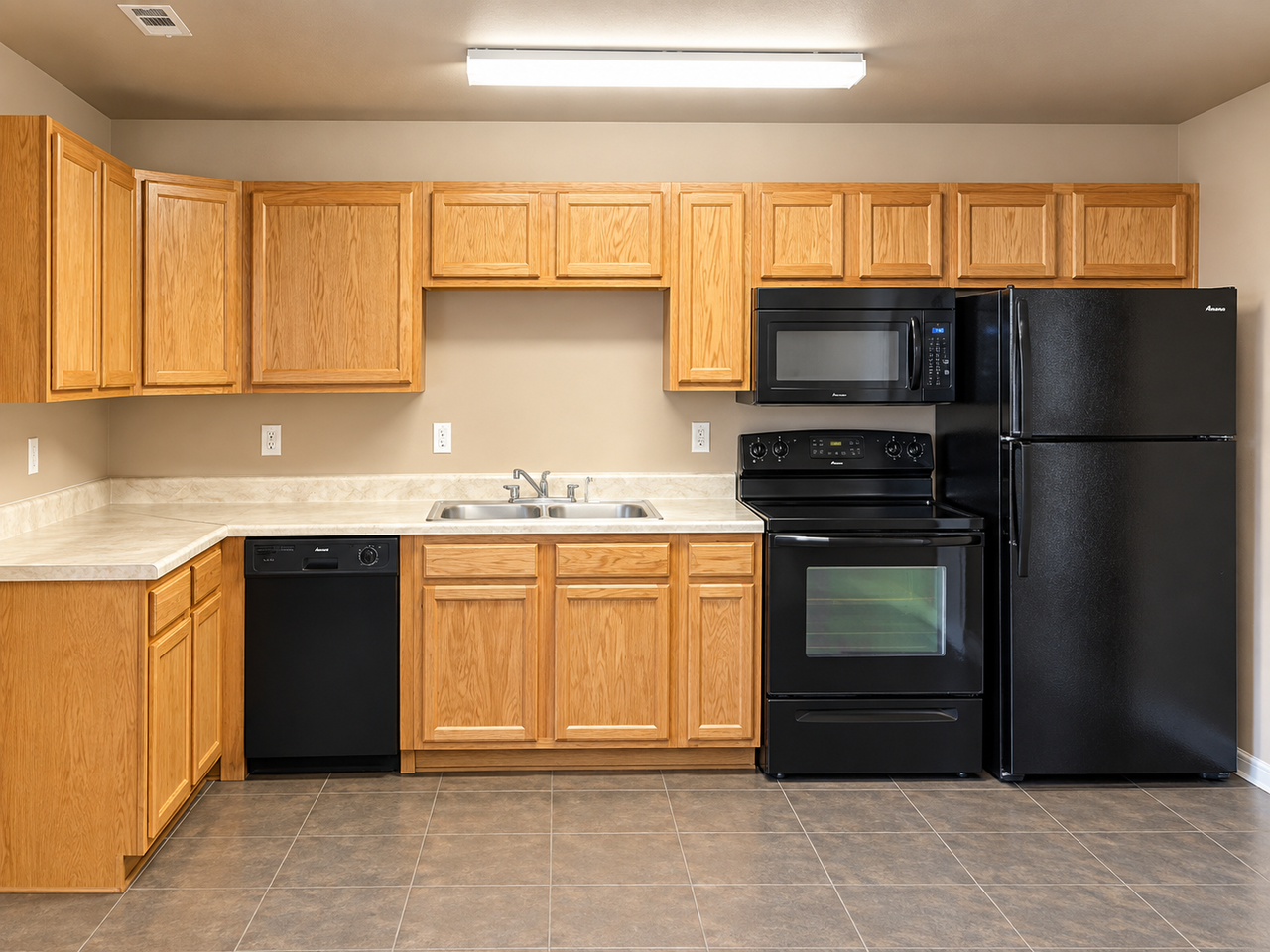 16565 Hunters Ridge Ln #B - Photo 4 of 9