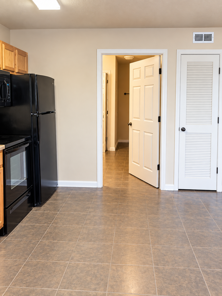 16565 Hunters Ridge Ln #B - Photo 5 of 9