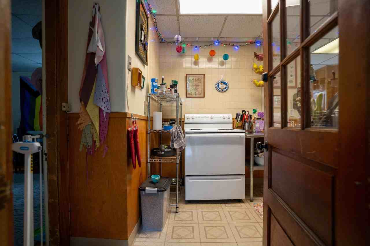 184 Elm St #1 - Photo 5 of 38