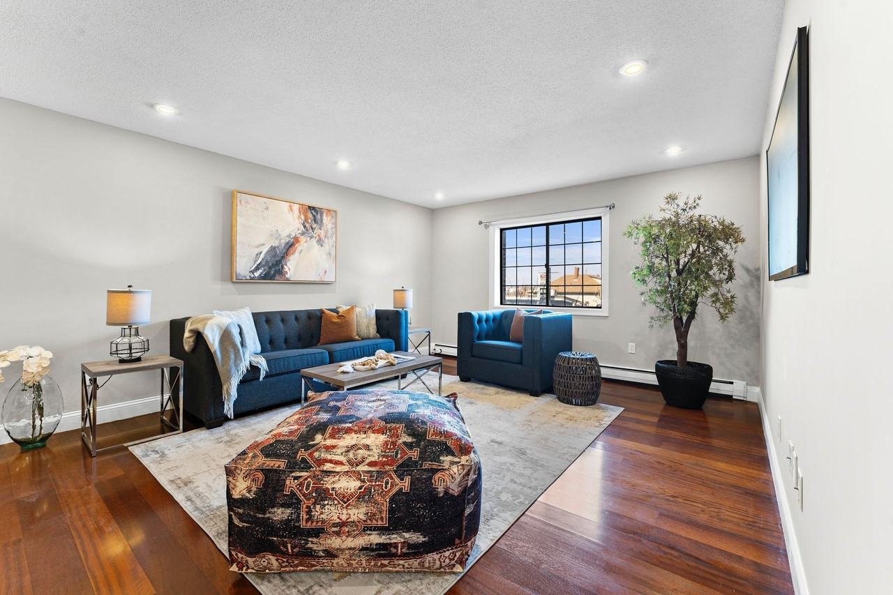 474 Broadway - 26Apt 26 #26 - Photo 3 of 40