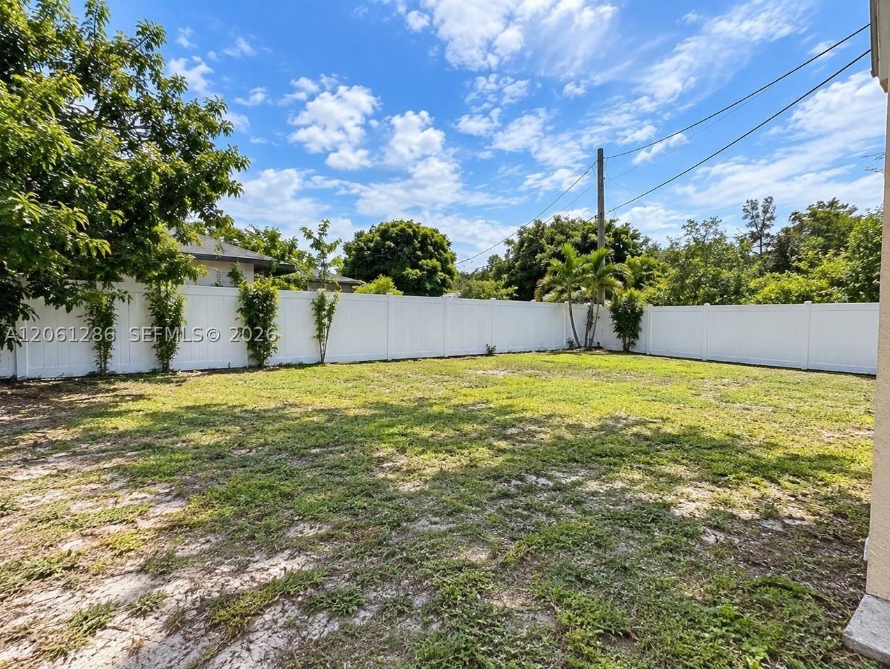 728 Sw 6th St #2 - Photo 5 of 26