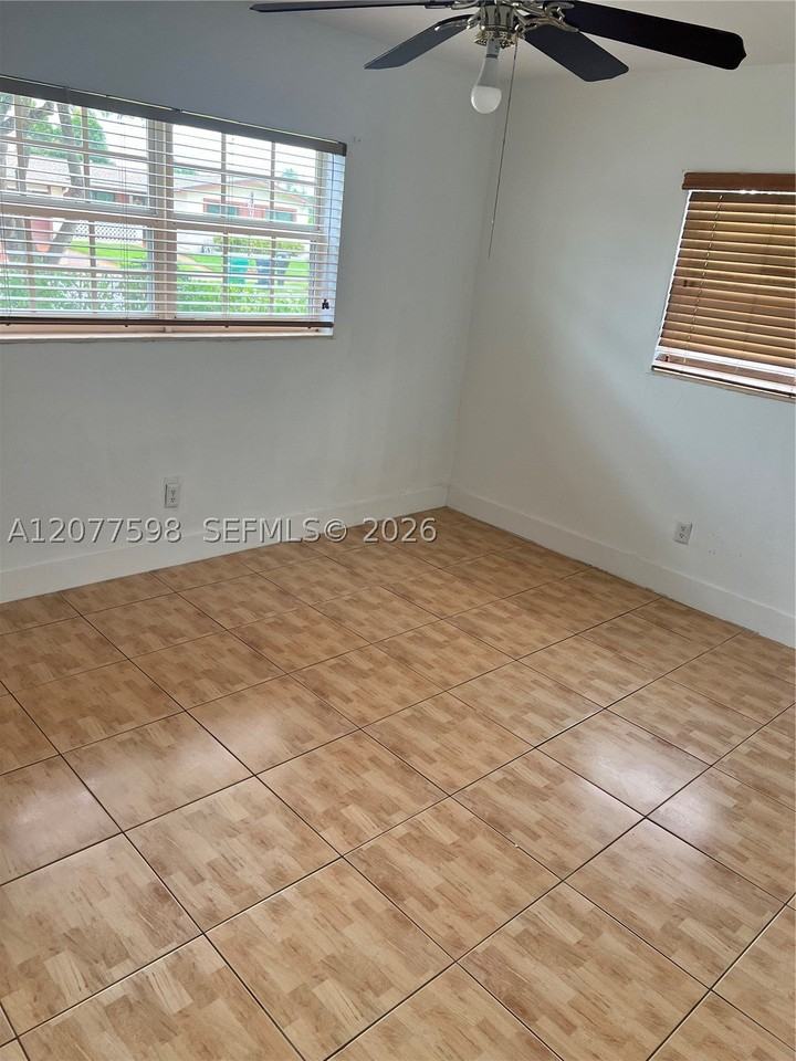 12360 Sw 188th Ter - Photo 6 of 9
