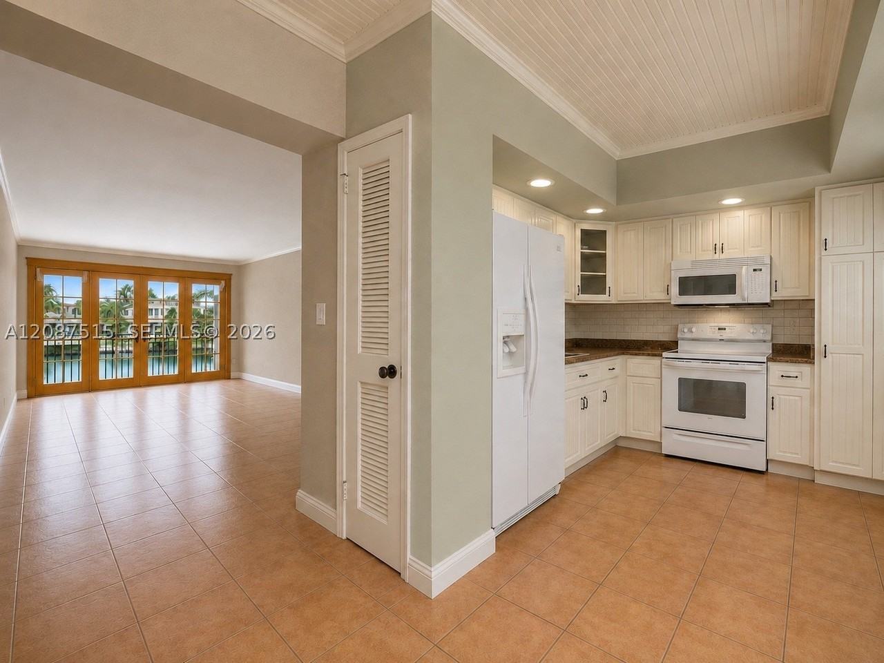 3050 Ne 48th Ct #405 - Photo 6 of 19