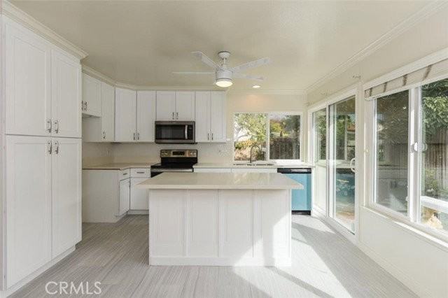 17562 Manchester Ave - Photo 2 of 8