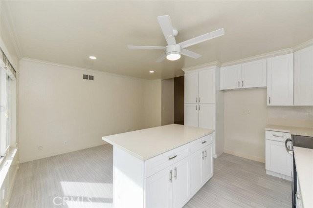 17562 Manchester Ave - Photo 5 of 8