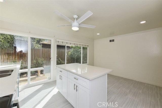 17562 Manchester Ave - Photo 6 of 8