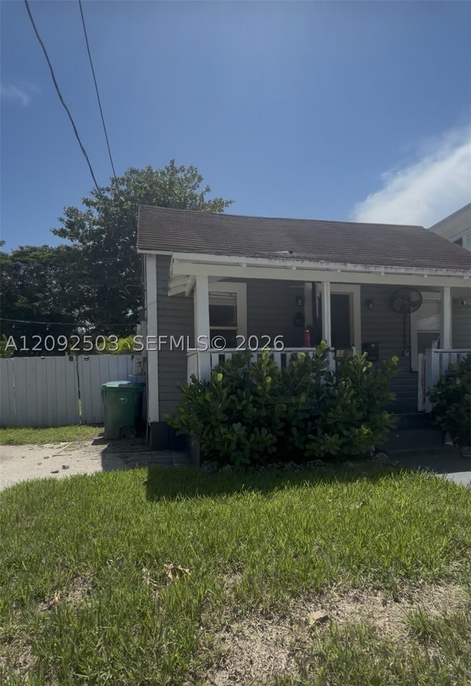 3418 Charles Ave #0 - Photo 2 of 2