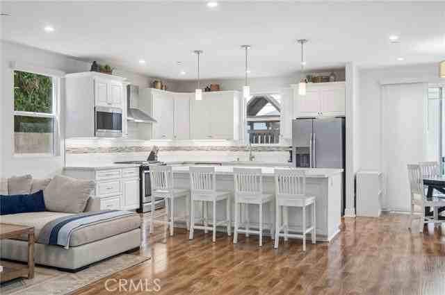 163 Flower St #B - Photo 5 of 8