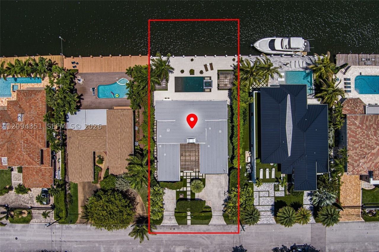 2401 Sea Island Dr - Photo 2 of 38