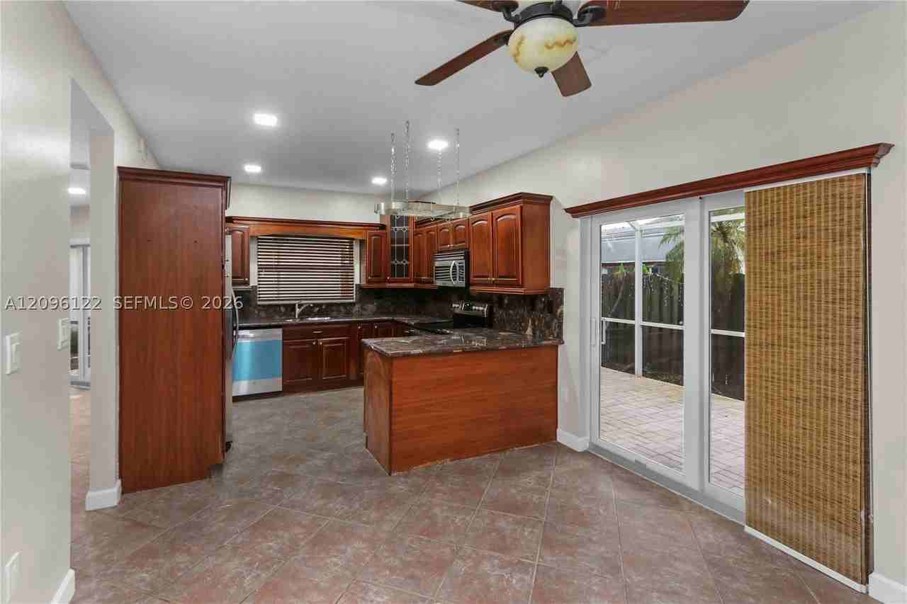 11763 Sw 102nd St #0 - Photo 5 of 27