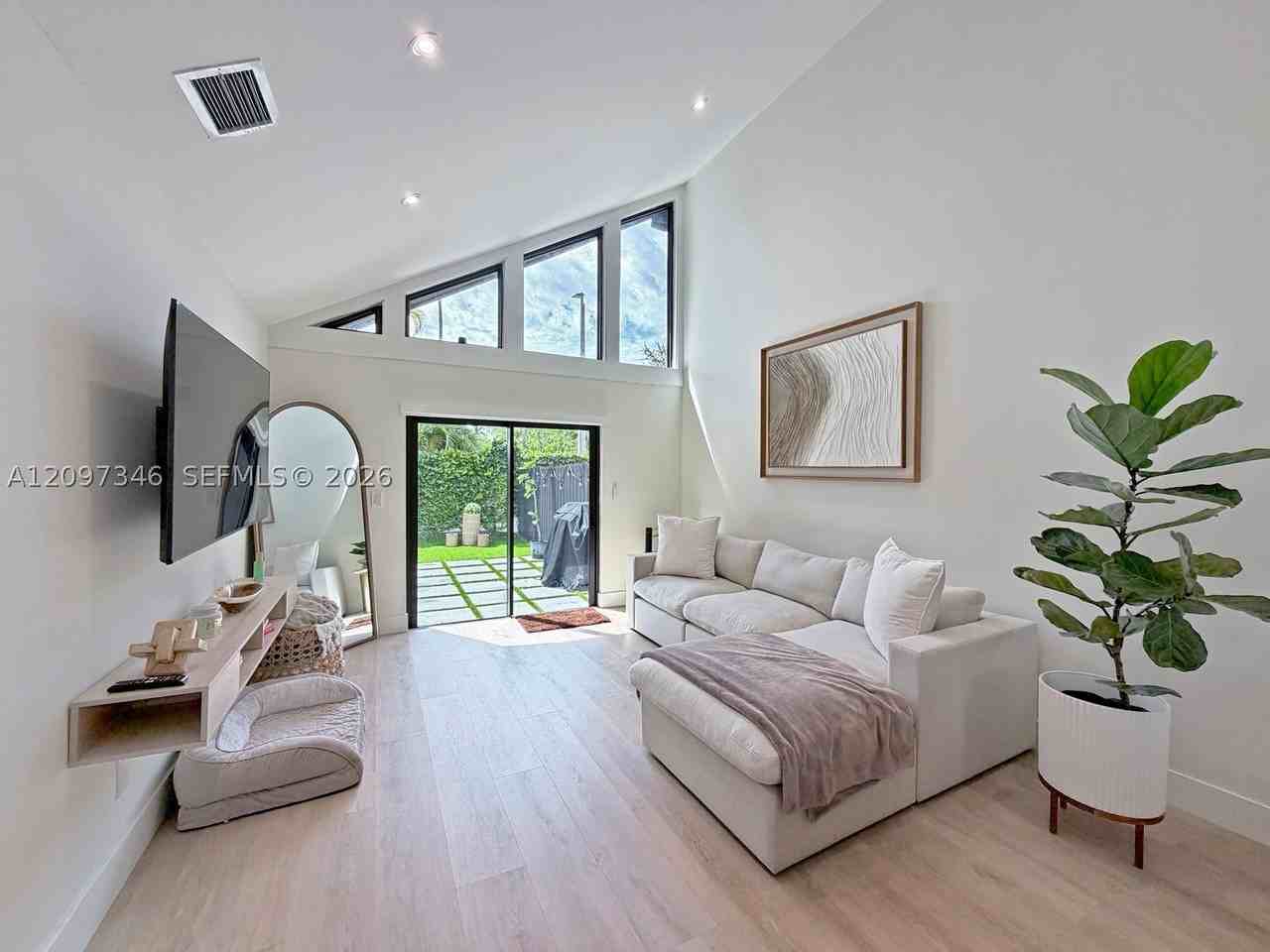 9264 Sw 132nd St - Photo 7 of 19