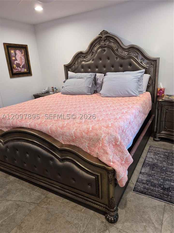 413 Sw 10th St - Photo 7 of 24