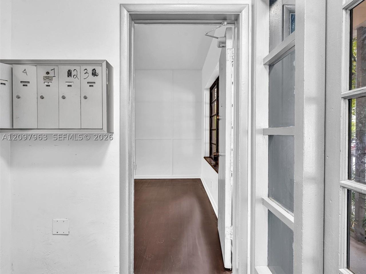 1410 16th St #2 - Photo 4 of 43