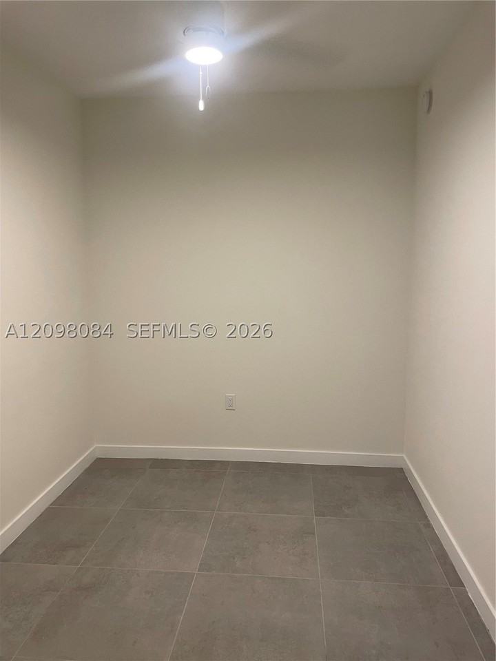 16395 Biscayne Blvd #2011 - Photo 2 of 35