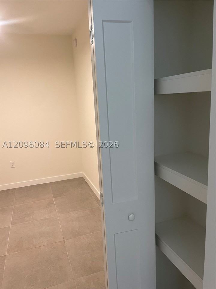 16395 Biscayne Blvd #2011 - Photo 4 of 35