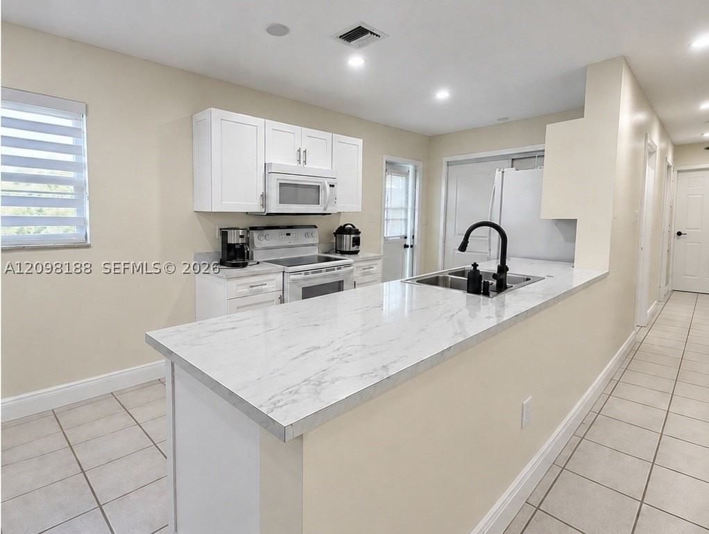 1511 N 70th Ter #0 - Photo 3 of 8