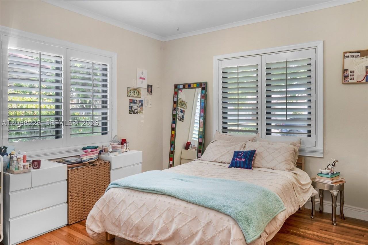 1257 Sw 21st St - Photo 7 of 28