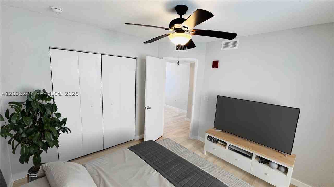 1737 Nw 3rd Ave #10 - Photo 5 of 7