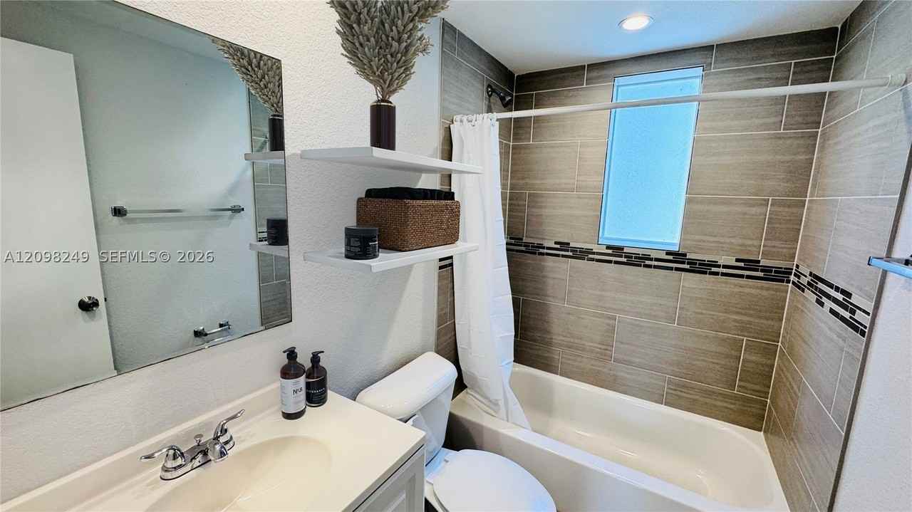 1737 Nw 3rd Ave #10 - Photo 6 of 7