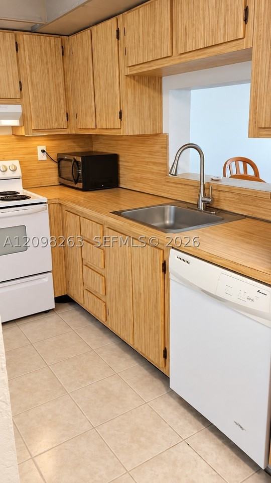 7950 W Mcnab Rd #208 - Photo 5 of 25